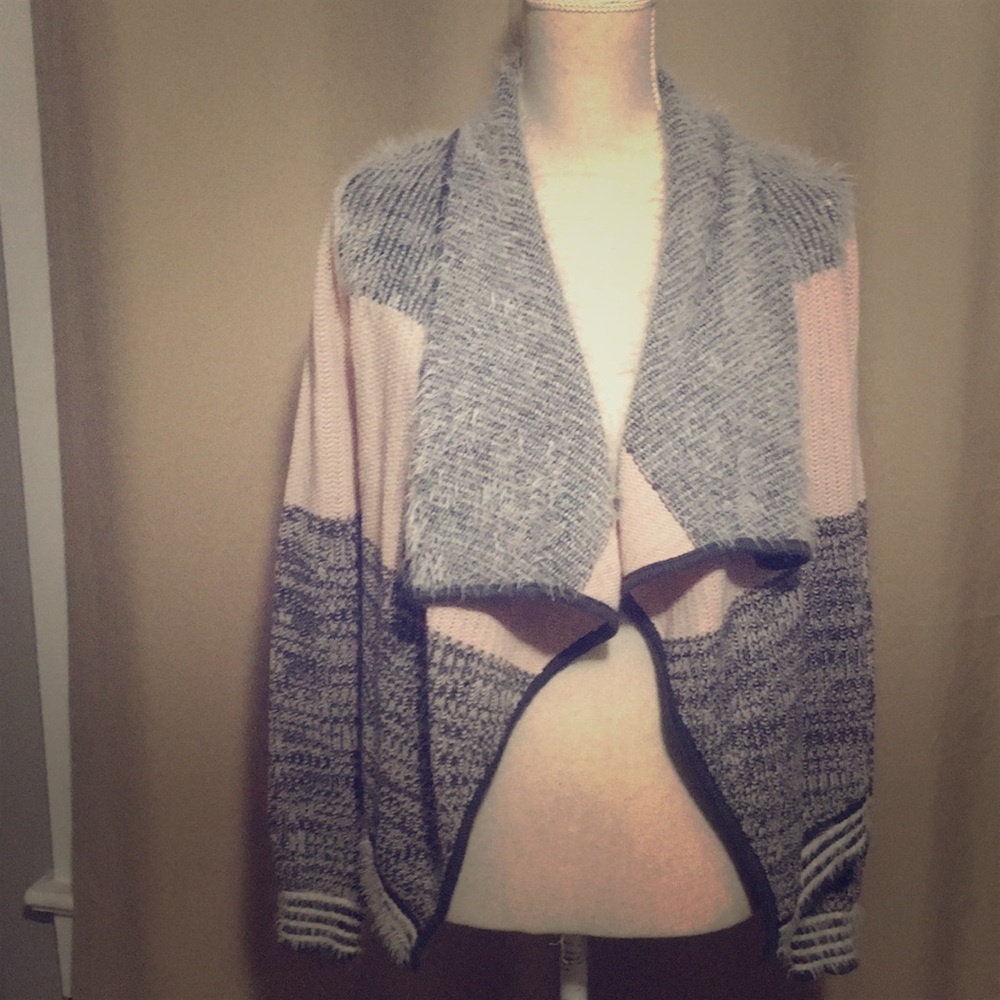 Women’s Sweater-Candie’s lt. pink/gray stripes sml